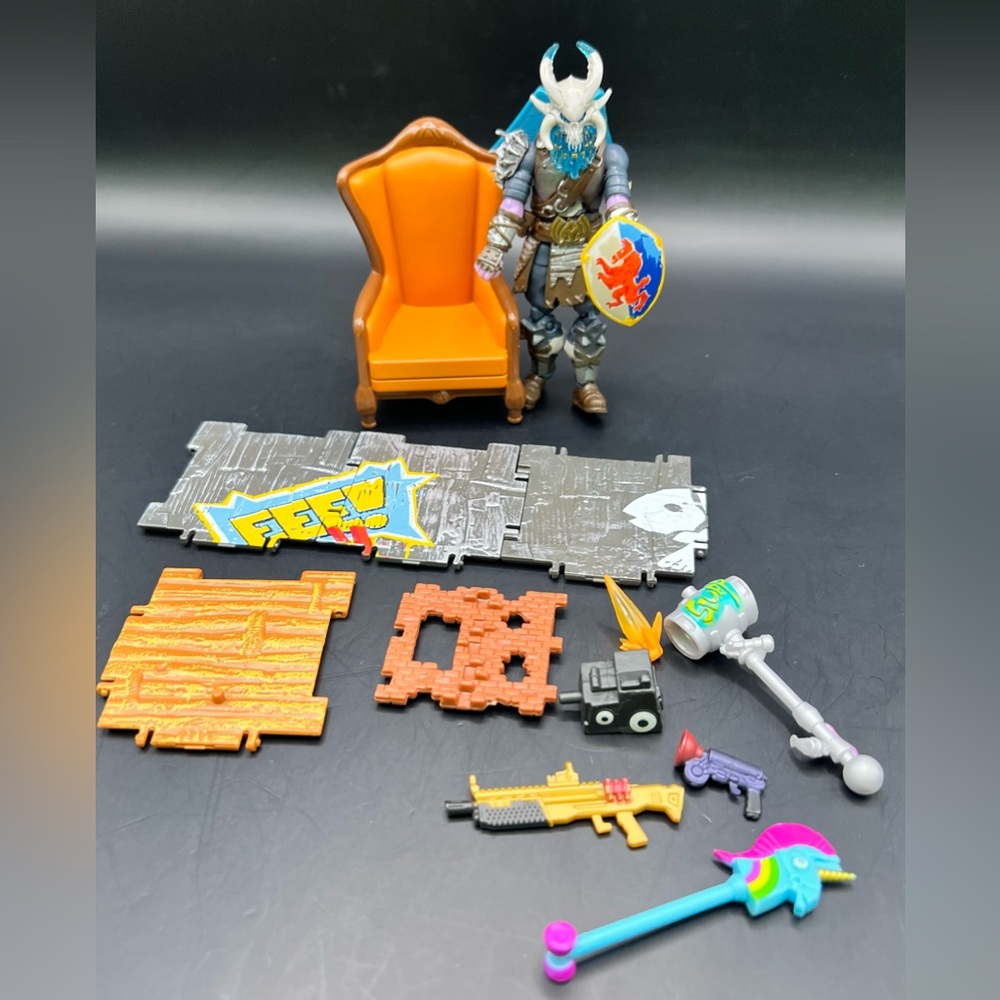 Fortnite-Mixed Action Figure (Raganok) Playset with Accessories-Misc pieces-set